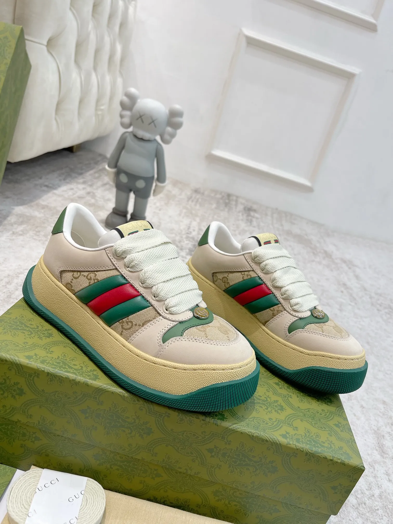 👟👟Ex-factory price 660👟👟Gucci's latest chubby thick-soled dirty shoes~~couple casual shoes, 6cm height-increasing shoes~~ The upper is stained cowhide stitched with classic double G cloth fabric, the terry cloth is delicate and sweat-absorbent and breathable, the foot pad is integrated with latex injection molding, 6cm thick T👟👟Ex-factory price U two-color sole✅ 35-40